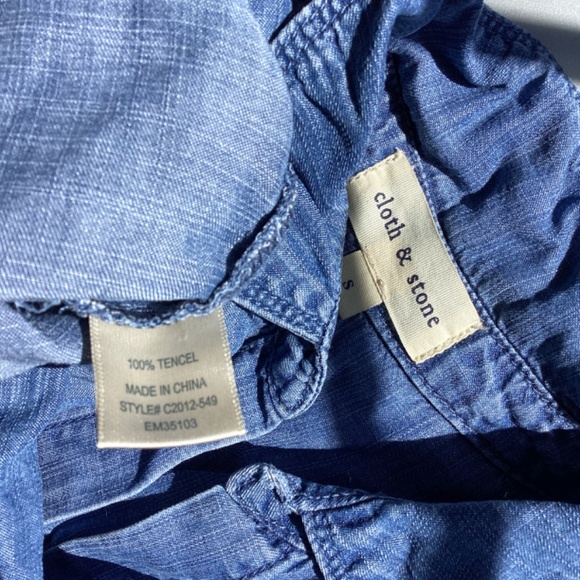 Anthropologie Cloth and Stone Tencel Denim Shirt *EUC* Small - Picture 8 of 8